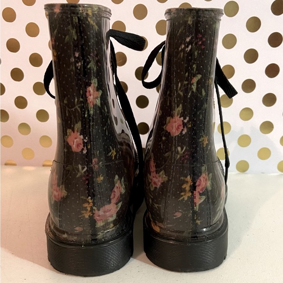 BONGO Cameroon Clear-Black Floral Grunge/Combat Vinyl Boots/Rainboots Sz 7 - Picture 3 of 7